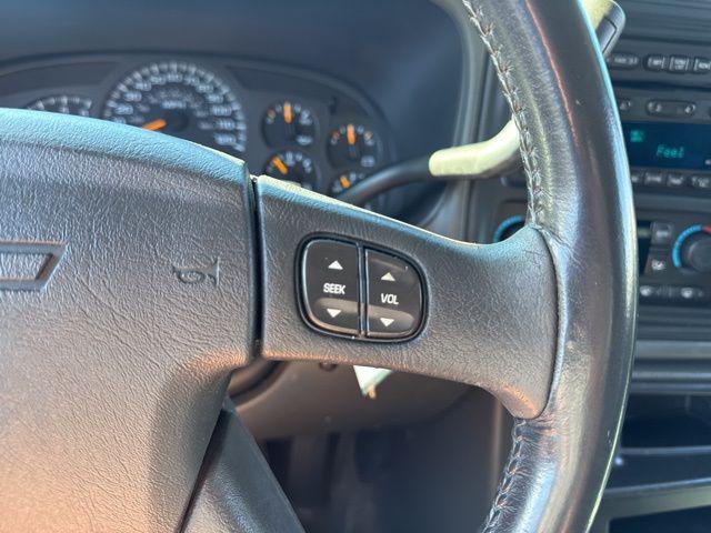 2003 Chevrolet Avalanche Base