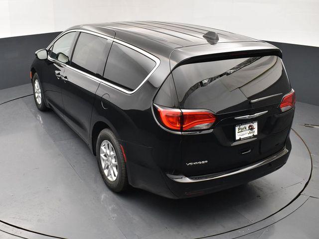 2026 Chrysler Voyager LX