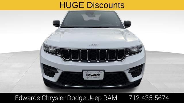 2025 Jeep Grand Cherokee GRAND CHEROKEE LAREDO 4X4