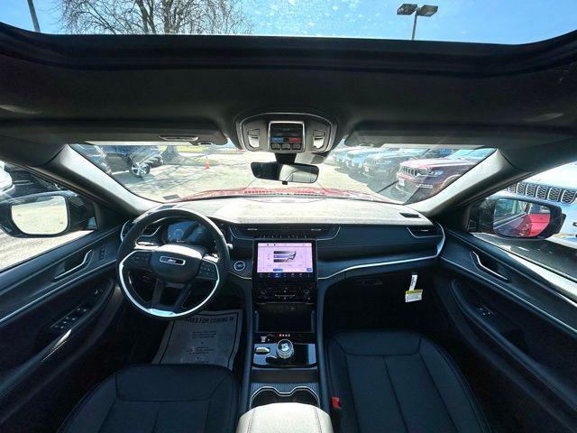 2025 Jeep Grand Cherokee GRAND CHEROKEE LIMITED 4X4 2025 Jeep Grand Cherokee GRAND CHEROKEE LIMITED 4X4