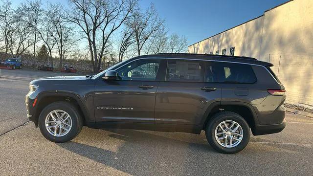 2025 Jeep Grand Cherokee GRAND CHEROKEE L LAREDO X 4X4