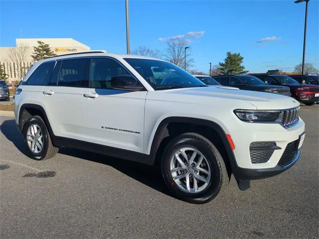 2025 Jeep Grand Cherokee GRAND CHEROKEE LAREDO X 4X4