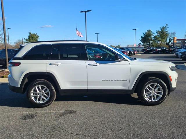 2025 Jeep Grand Cherokee GRAND CHEROKEE LAREDO X 4X4