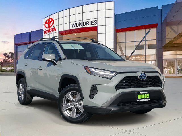 2022 Toyota RAV4 XLE's photo