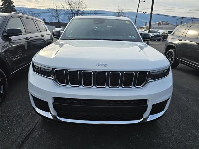 2025 Jeep Grand Cherokee GRAND CHEROKEE L LAREDO X 4X4