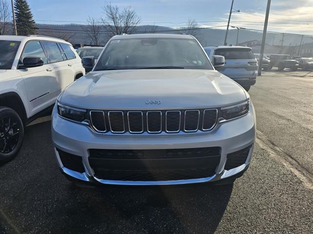 2025 Jeep Grand Cherokee GRAND CHEROKEE L LAREDO X 4X4