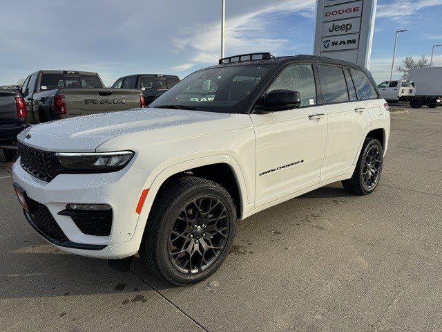 2025 Jeep Grand Cherokee GRAND CHEROKEE SUMMIT 4X4