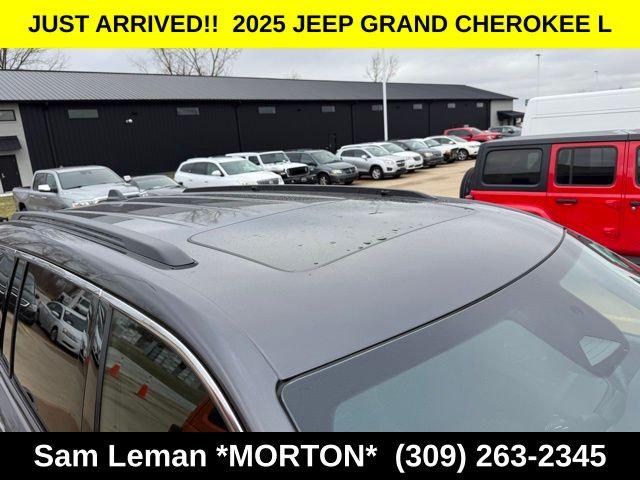2025 Jeep Grand Cherokee GRAND CHEROKEE L LAREDO X 4X4