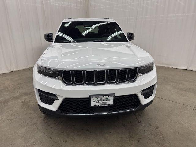 2025 Jeep Grand Cherokee GRAND CHEROKEE LAREDO X 4X4 2025 Jeep Grand Cherokee GRAND CHEROKEE LAREDO X 4X4
