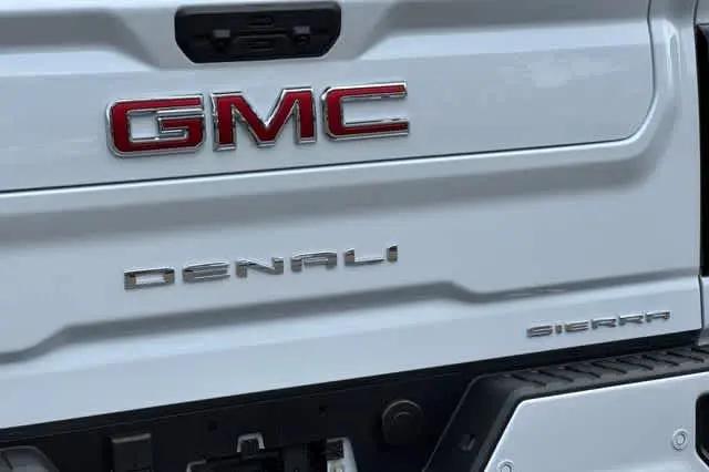 2026 GMC Sierra 2500HD Crew Cab, Standard Bed, Denali, 4WD