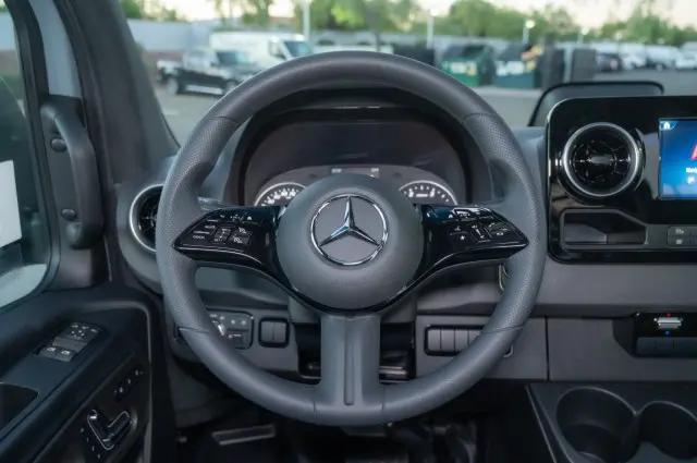 2026 Mercedes-Benz Sprinter 2500 Standard Roof 4-Cyl Diesel HO