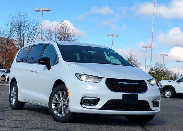 2026 Chrysler Pacifica Select AWD for sale in Marshfield, WI