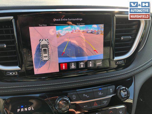 2026 Chrysler Pacifica Select AWD