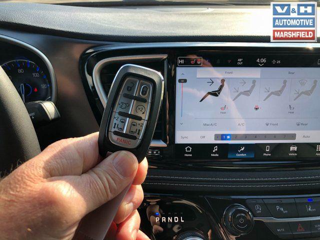 2026 Chrysler Pacifica Select AWD