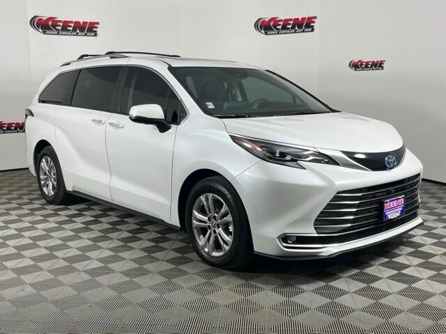 2024 Toyota Sienna Platinum