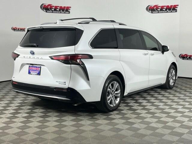 2024 Toyota Sienna Platinum