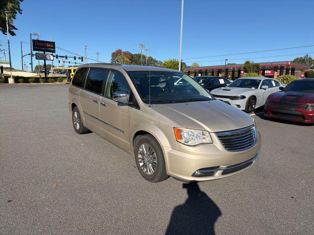 2013 Chrysler Town and Country Touring-L