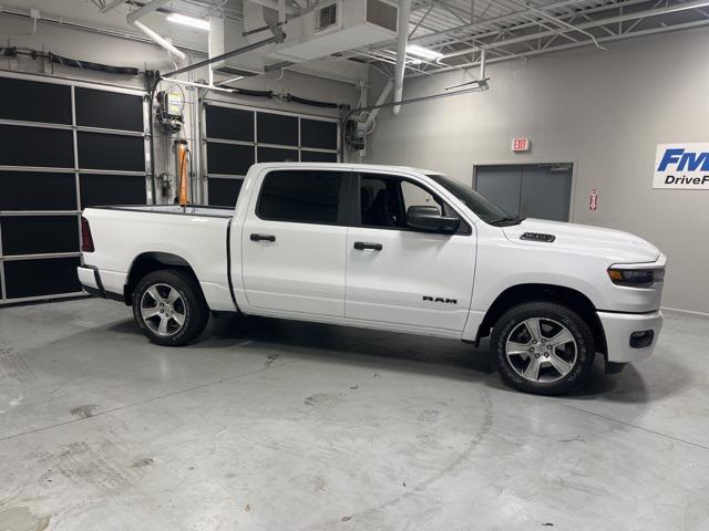 2026 RAM Ram 1500 RAM 1500 EXPRESS CREW CAB 4X2 57 BOX