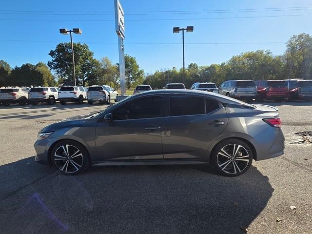 2021 Nissan Sentra SR Xtronic CVT 2021 Nissan Sentra SR Xtronic CVT