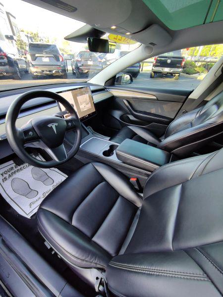 2022 Tesla Model 3 Rear-Wheel Drive