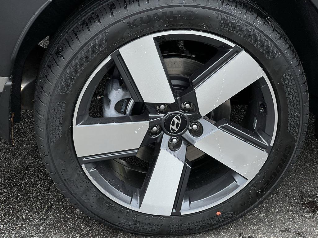 2026 Hyundai Santa Fe Limited - Photo 6