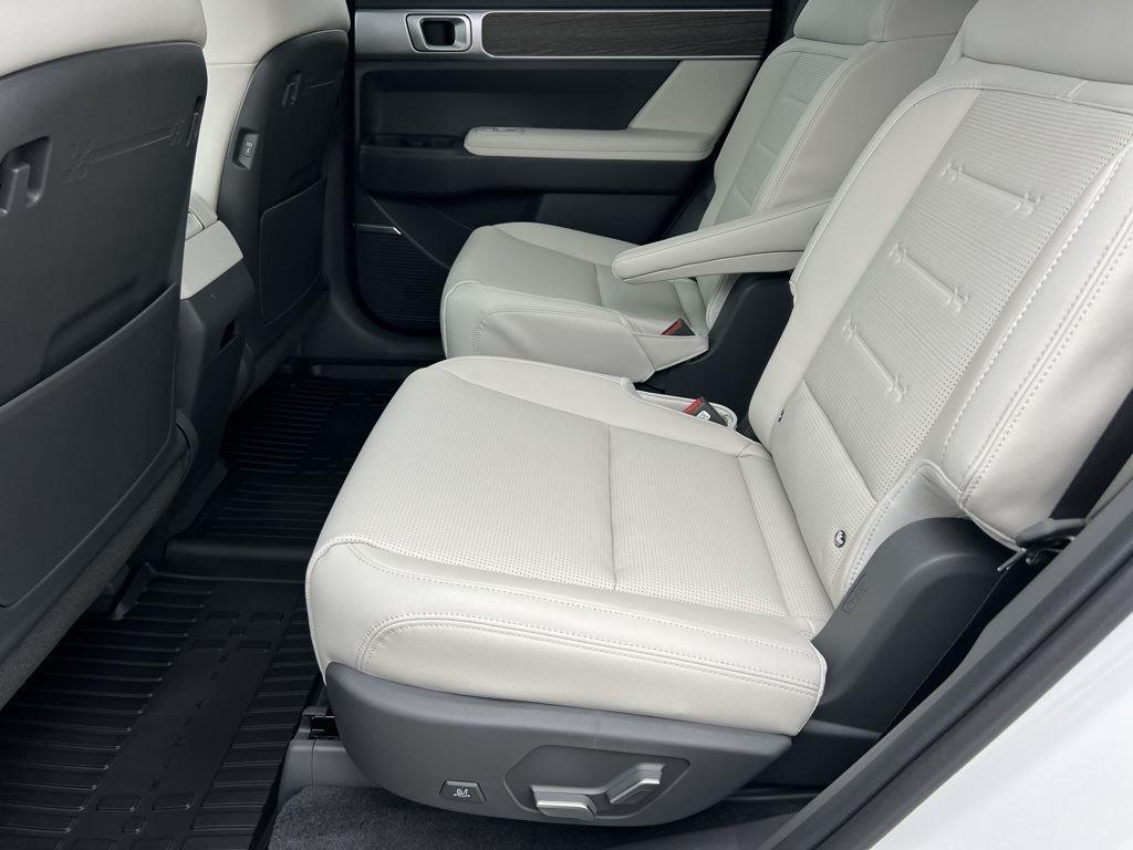 2026 Hyundai Santa Fe Limited - Photo 8
