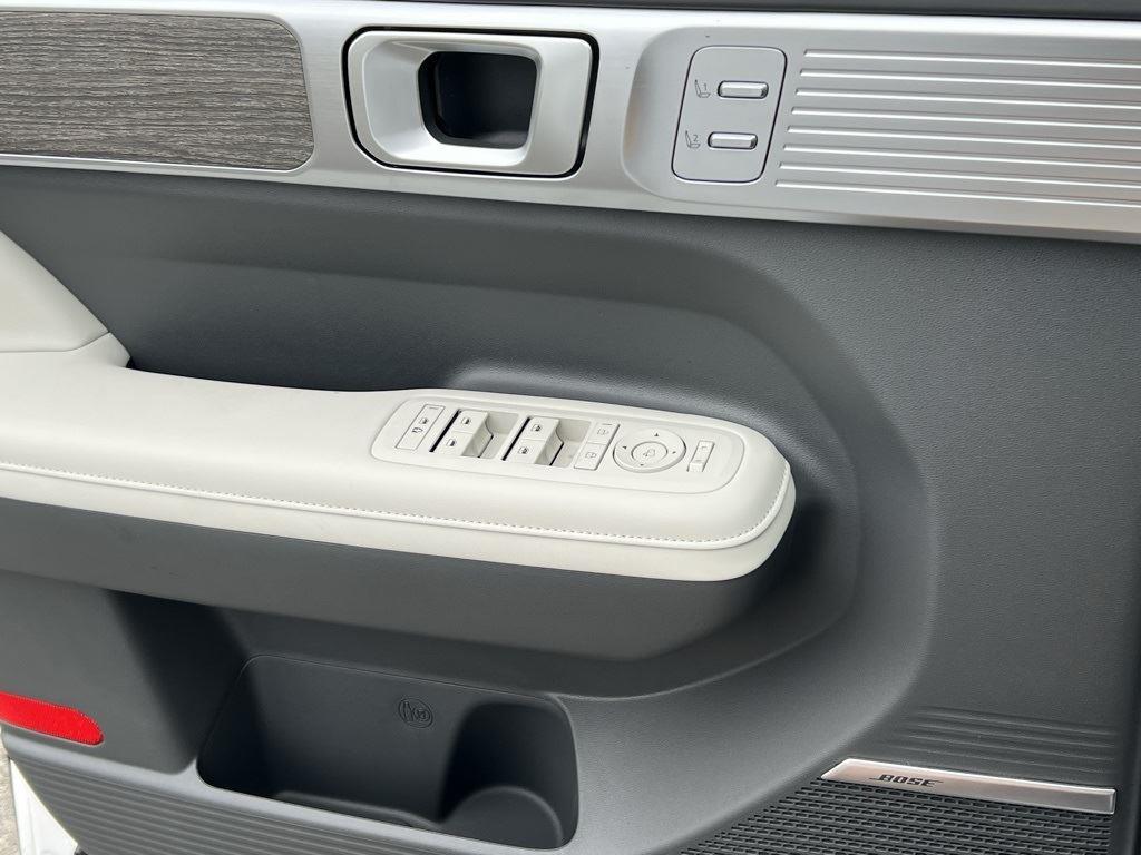 2026 Hyundai Santa Fe Limited - Photo 17