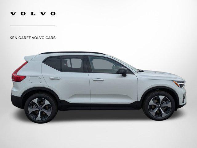 2026 Volvo XC40 Plus, B5 AWD Gas (mild hybrid), Dark