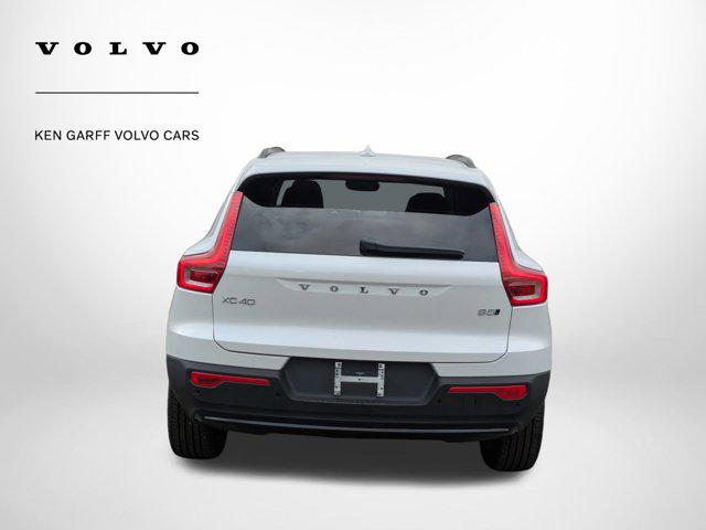 2026 Volvo XC40 Plus, B5 AWD Gas (mild hybrid), Dark