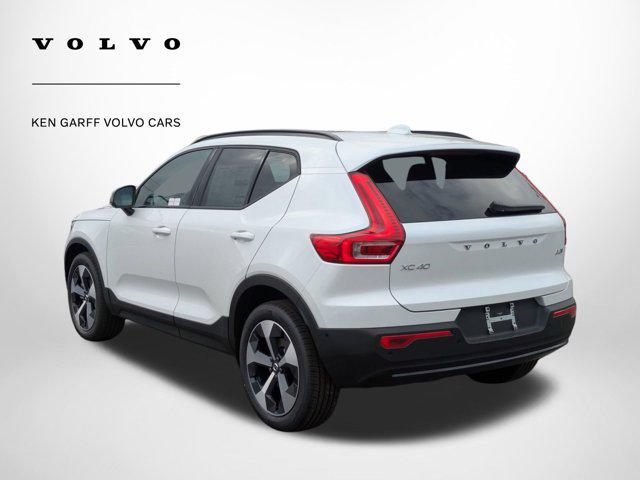 2026 Volvo XC40 Plus, B5 AWD Gas (mild hybrid), Dark