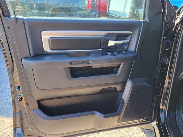 2024 Ram 1500 Classic Warlock Crew Cab 4x2 5'7" Box