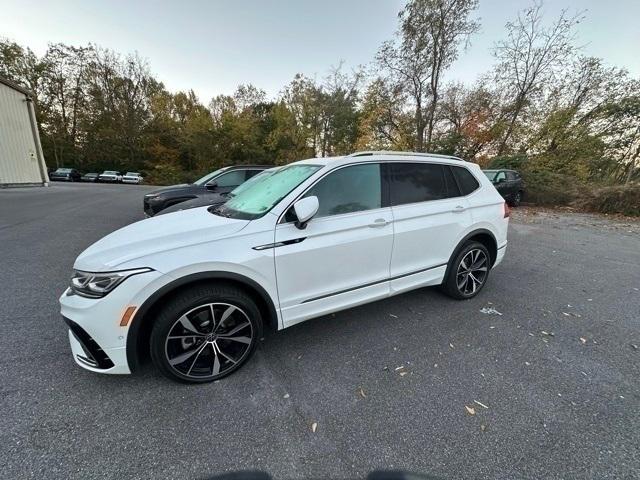 2022 Volkswagen Tiguan 2.0T SEL R-Line 2022 Volkswagen Tiguan 2.0T SEL R-Line