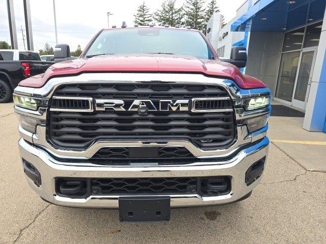 2026 RAM Ram 3500 RAM 3500 TRADESMAN CREW CAB 4X4 8 BOX