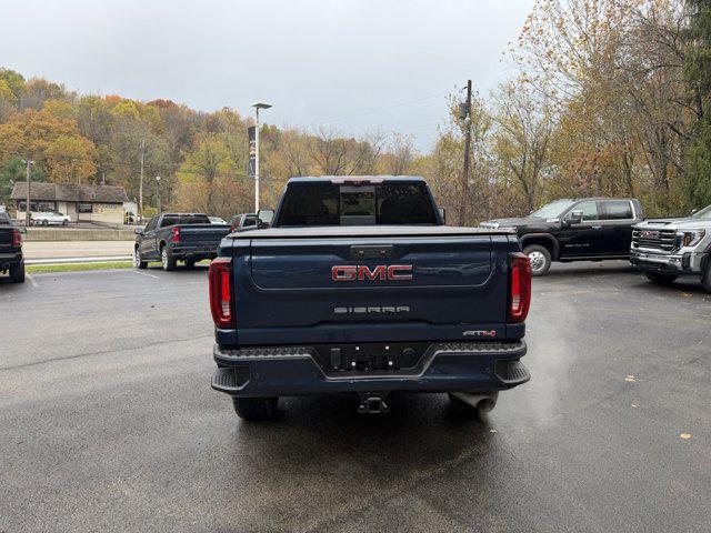 2022 GMC Sierra 2500HD 4WD Crew Cab Standard Bed AT4