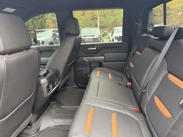2022 GMC Sierra 2500HD 4WD Crew Cab Standard Bed AT4