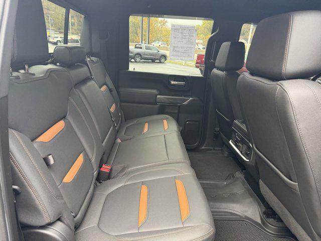 2022 GMC Sierra 2500HD 4WD Crew Cab Standard Bed AT4