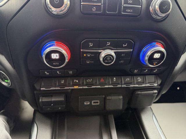 2022 GMC Sierra 2500HD 4WD Crew Cab Standard Bed AT4