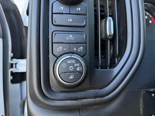 2022 Chevrolet Silverado 2500HD 4WD Crew Cab Standard Bed Custom