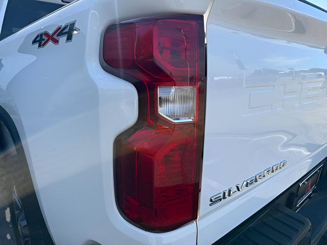 2022 Chevrolet Silverado 2500HD 4WD Crew Cab Standard Bed Custom