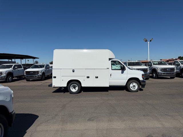 2026 Ford E-350 Cutaway 2026 FORD E-350 CUTAWAY CHASSIS 2DR 138 WB HD