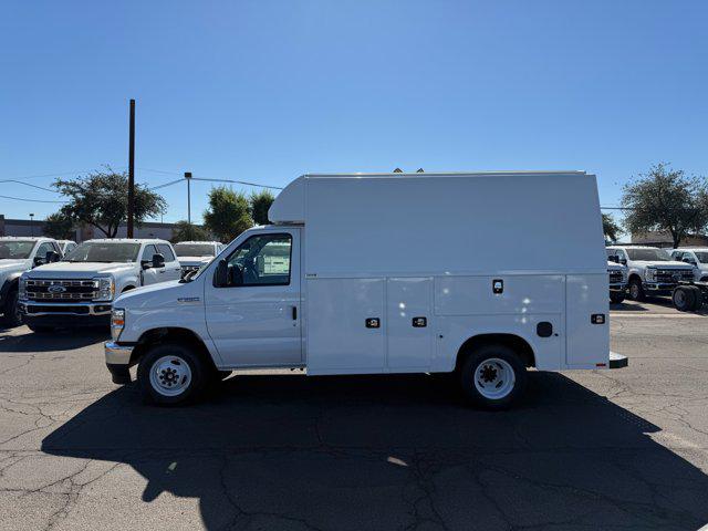 2026 Ford E-350 Cutaway 2026 FORD E-350 CUTAWAY CHASSIS 2DR 138 WB HD
