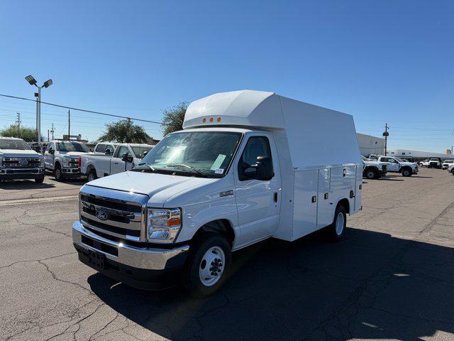 2026 Ford E-350 Cutaway 2026 FORD E-350 CUTAWAY CHASSIS 2DR 138 WB HD