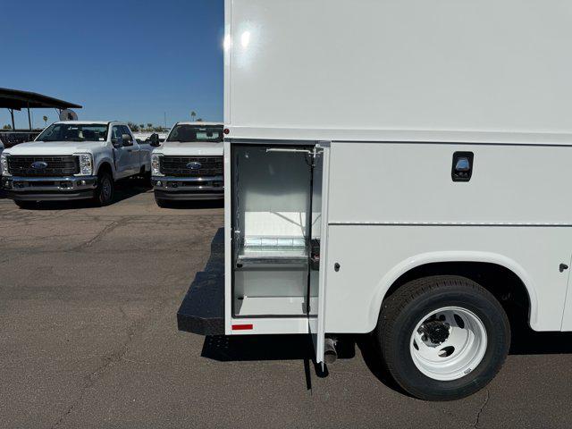 2026 Ford E-350 Cutaway 2026 FORD E-350 CUTAWAY CHASSIS 2DR 138 WB HD