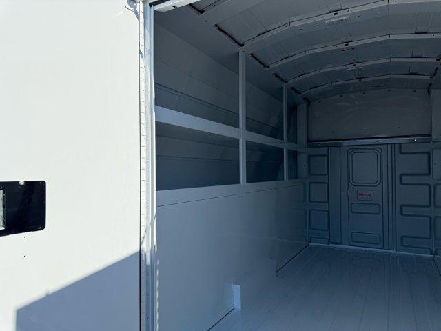 2026 Ford E-350 Cutaway 2026 FORD E-350 CUTAWAY CHASSIS 2DR 138 WB HD