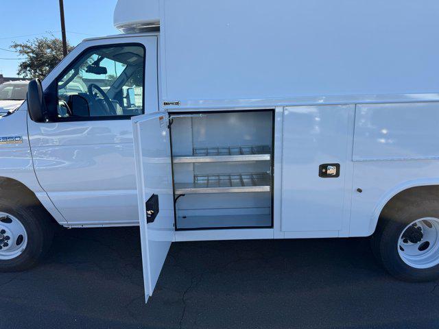 2026 Ford E-350 Cutaway 2026 FORD E-350 CUTAWAY CHASSIS 2DR 138 WB HD