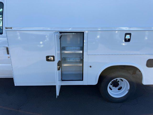 2026 Ford E-350 Cutaway 2026 FORD E-350 CUTAWAY CHASSIS 2DR 138 WB HD
