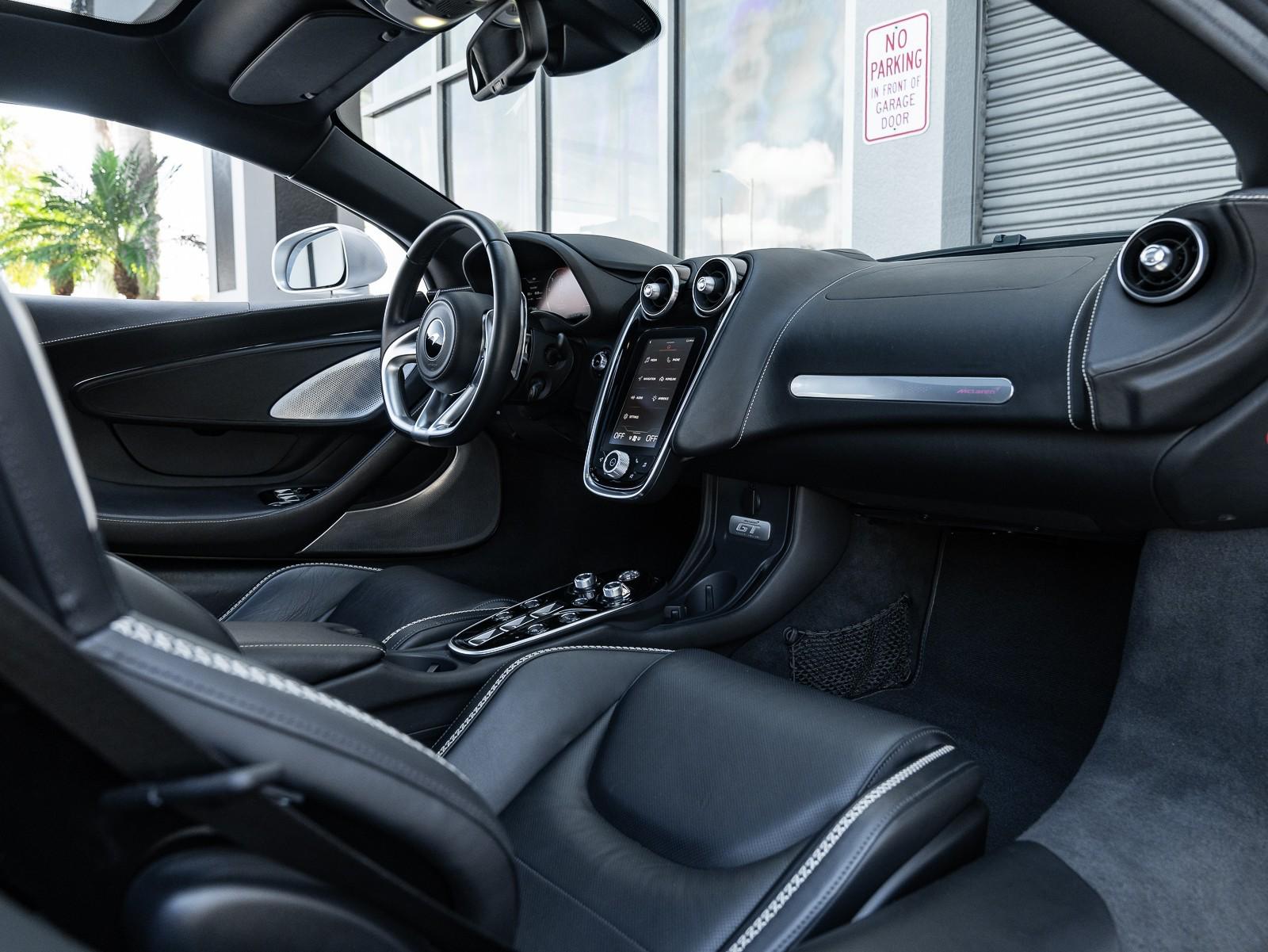 2021 Mclaren GT photo 2