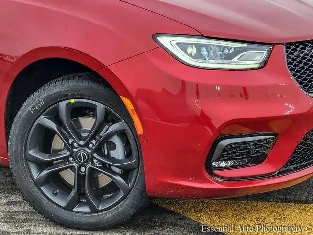2026 Chrysler Pacifica Select AWD