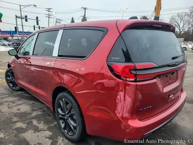 2026 Chrysler Pacifica Select AWD
