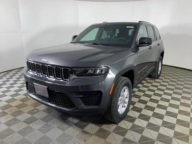 2025 Jeep Grand Cherokee GRAND CHEROKEE LAREDO 4X4
